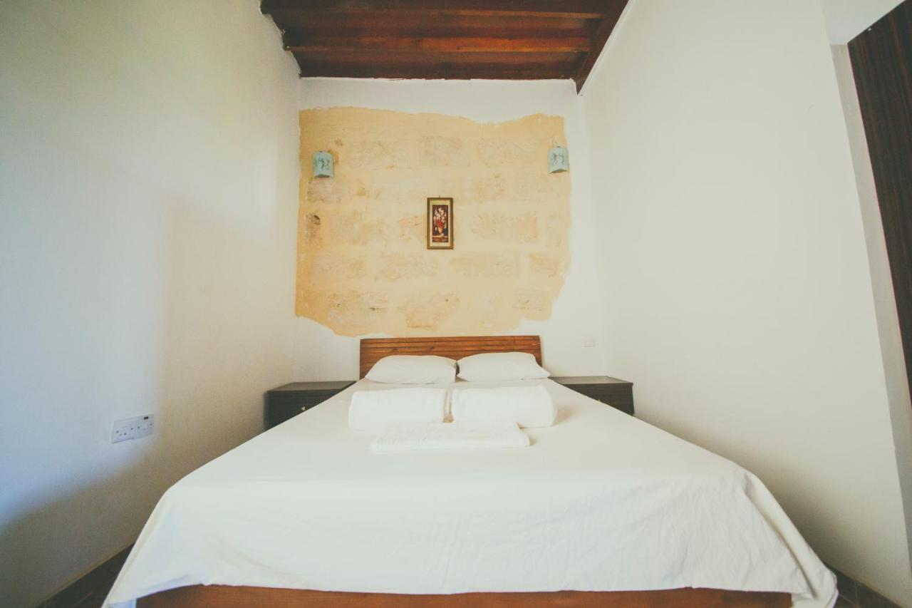 Castle Karpasia Guest House Authentic Atmosphere ! Rizokarpaso Εξωτερικό φωτογραφία
